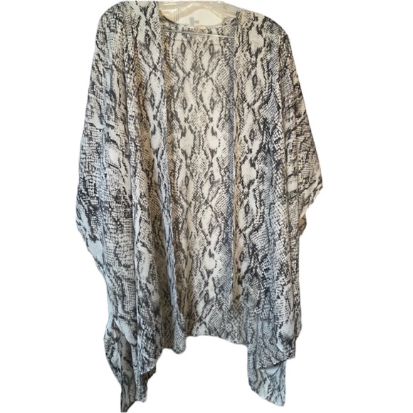 Maurices Tops - Maurices Women's Snake Skin Print Open Front Kimono Style Cover